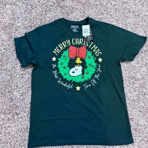 Peanuts Snoopy & Woodstock Merry Christmas Unisex Size Medium T-Shirt Green NWT